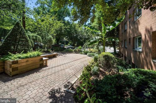 2400 41st St, Washington, DC 20007-4940