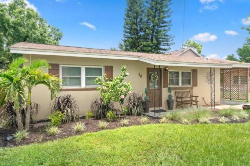 58 Lake Shore Dr, Palm Harbor, FL 34684-1215
