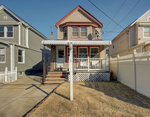 90-47 209th St, Jamaica, NY 11428-1009