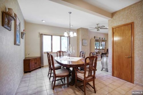 236 Gilbert Ave, Elmwood Park NJ  07407-2813 exterior