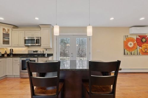 37 Main St, Petersham MA 01366-9502 exterior