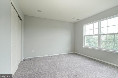 7 Westbury Dr, Berlin Boro NJ  08009-9681 exterior