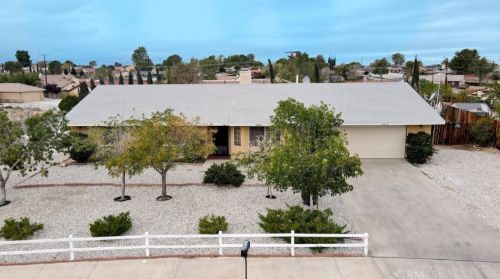 14418 Crest Dr, Victorville, CA 92395-4604