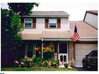 35 Greenwoods Dr, Horsham, PA 19044-1728