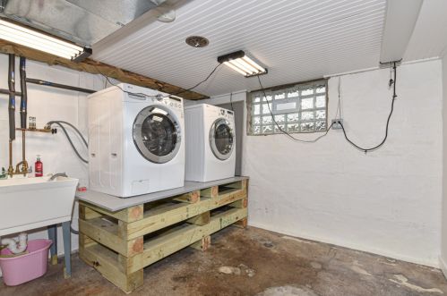 922 75th St, Milwaukee WI 53214-3016 exterior