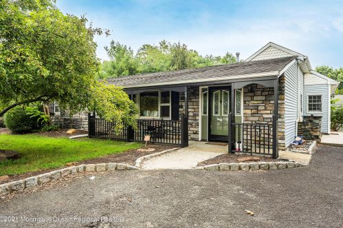 49 Cooks Bridge Rd, Jackson Twp NJ  08527-2523 exterior