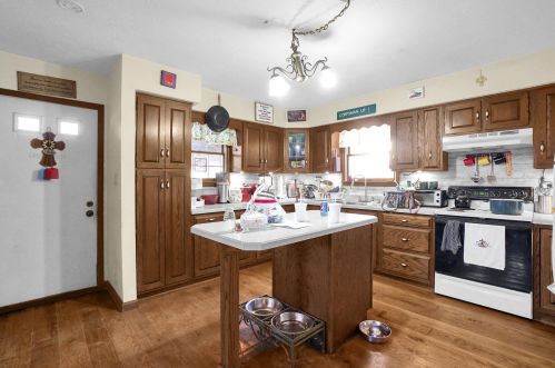 16053 Pleasant Ridge Rd, Laurelville OH  43135-9203 exterior