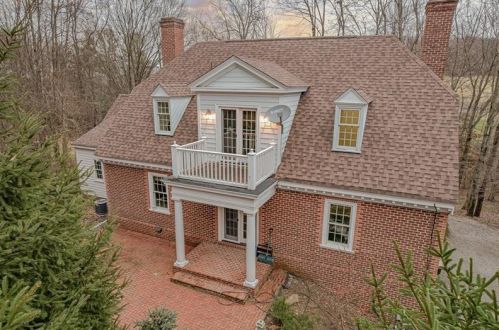 2064 Old State Rd, Gibsonia, PA 15044-9492