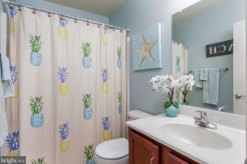 56 Green View Dr, Pottstown PA  19464-7501 exterior