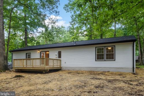 213 Hampton Dr, Spotsylvania VA 22551-8746 exterior