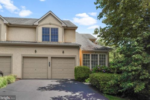 551 Red Oak Dr, Melrose Park, PA 19027-1348