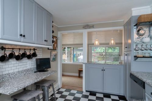 25 Losee Dr, Litchfield CT  06778-2507 exterior