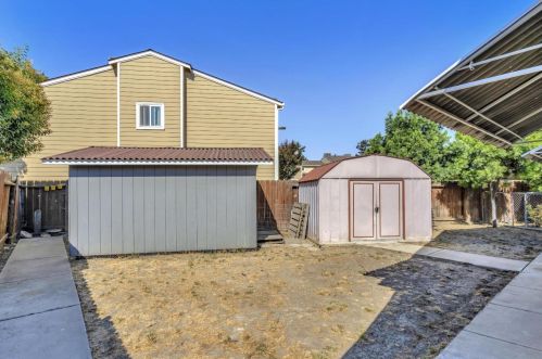 161 Sierra Ct, Hollister CA  95023-3045 exterior