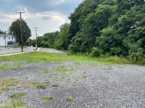 702 Croton Ave, New Castle PA  16101-2554 exterior