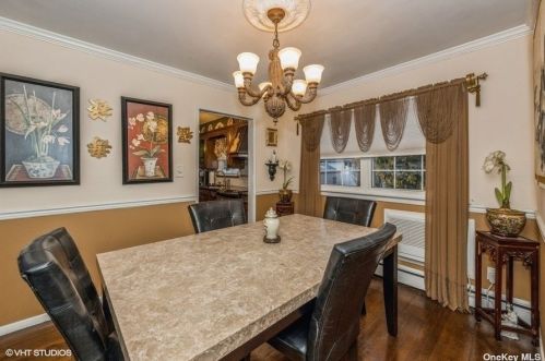 3691 Prairie Path, Bethpage NY  11714-4021 exterior