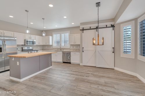 854 Comanche Ct, Chandler, AZ 85224-7252