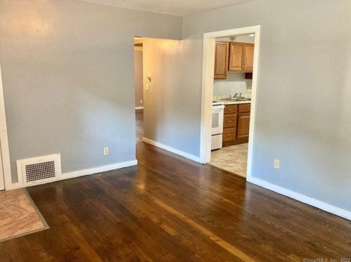48 Ridgeview Cir, United States Coast Guard Ac, CT 06320-4006