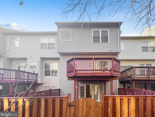 2449 Sugar Mill Way, Herndon VA  20171-3069 exterior