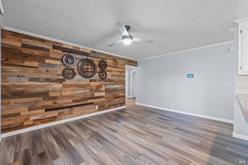 221 Alamo Dr, Vacaville CA  95688-2423 exterior