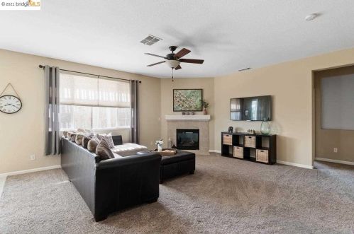 42 Vitruvius Ct, Oakley CA  94561-1778 exterior