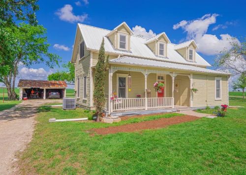 1050 Arnold Dr, Bartlett, TX 76511-4075