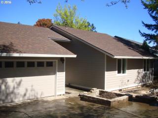 13125 Cavalier Ct, Beaverton, OR 97008-7656