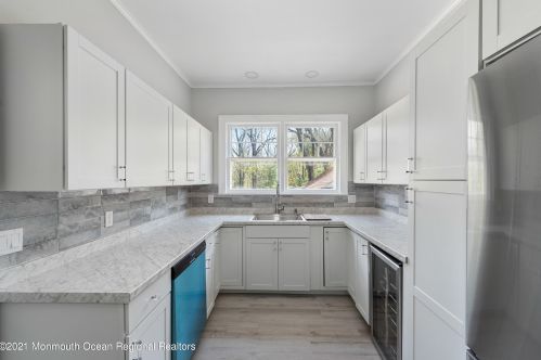 50 Willow Dr, Little Silver NJ  07739-1538 exterior