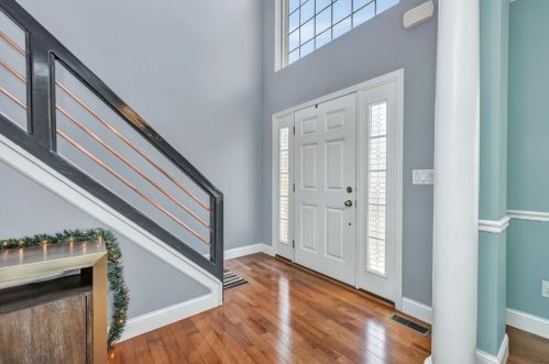 65 Hunter Woods Dr, Miami, OH 45056-9040