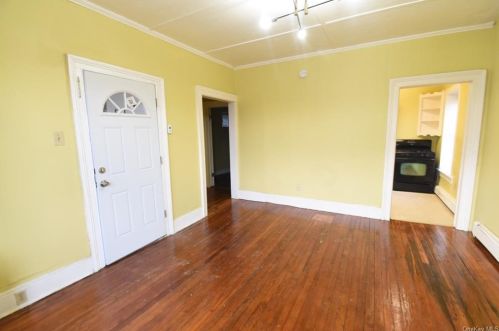 79 Main St, Port Jervis NY  12771-2111 exterior