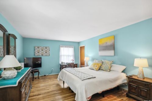 10 Lamarr Ave, Huntington Station NY 11747-1243 exterior