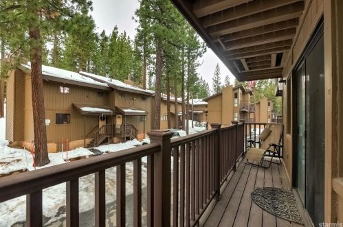 1390 Ski Run Blvd, South Lake Tahoe CA  96150-8601 exterior