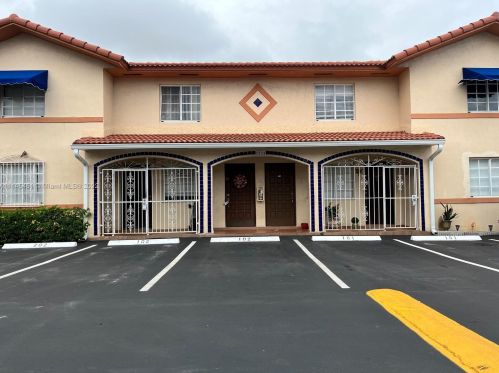2274 74th St, Hialeah, FL 33016-6838