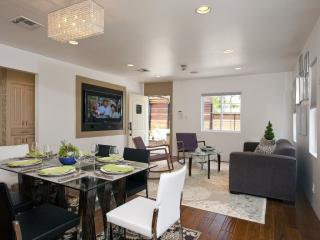 7462 Waring Ave, Los Angeles CA  90046-7534 exterior
