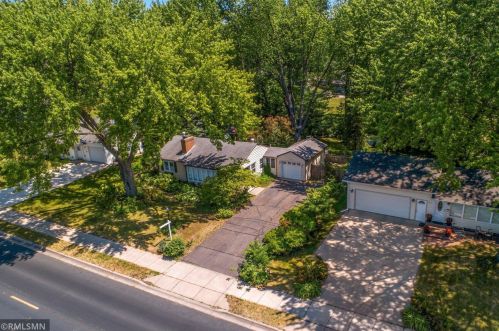2940 Noble Ave, Minneapolis, MN 55422-3011