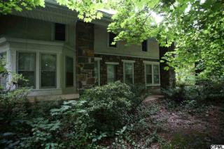 840 Peters Mountain Rd, Water Gap, PA 17018-9388