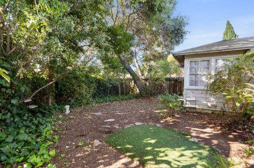 1811 Robin Whipple Way, Belmont CA  94002-1852 exterior