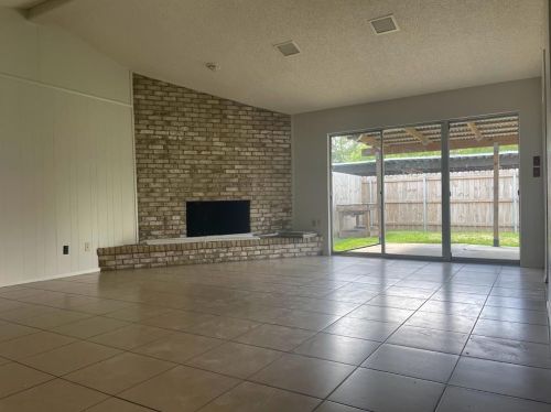 304 Towne House Ln, Richardson TX  75081-3524 exterior