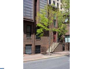 44 Saint James Ct, Philadelphia, PA 19106-3702