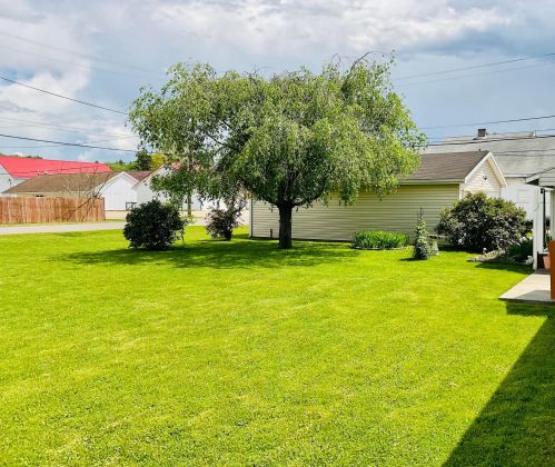 142 Lincoln St, New Lexington, OH 43764-1016