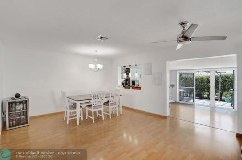305 4th Ter, Dania Beach FL  33004-4714 exterior