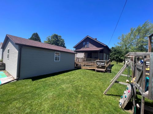 1011 Flambeau St, Manitowoc WI 54220-6546 exterior