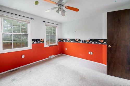 15 Independence Ln, North Haven CT  06473-1517 exterior