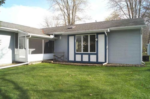 370 Suncrest Rd, Juneau, WI 53039-1044