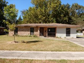 419 Cypress Dr, Baker, LA 70714-3305