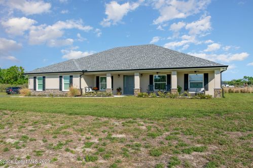 3360 Burkholm Rd, Mims, FL 32754-5118