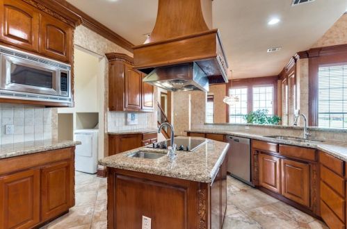 2610 Wl Ct, Cedar Hill TX 75104-6943 exterior