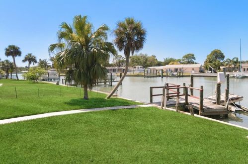 110 Lyons Bay Rd, Nokomis, FL 34275-2031