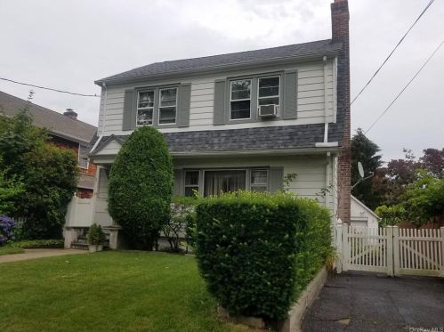 195 Hillcrest Rd, Mount Vernon, NY 10552-1524