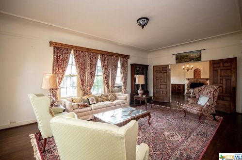 501 Vine St, Victoria TX exterior