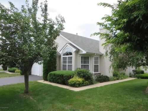 79 Foxwood Rd, Lakewood, NJ 08701-5730
